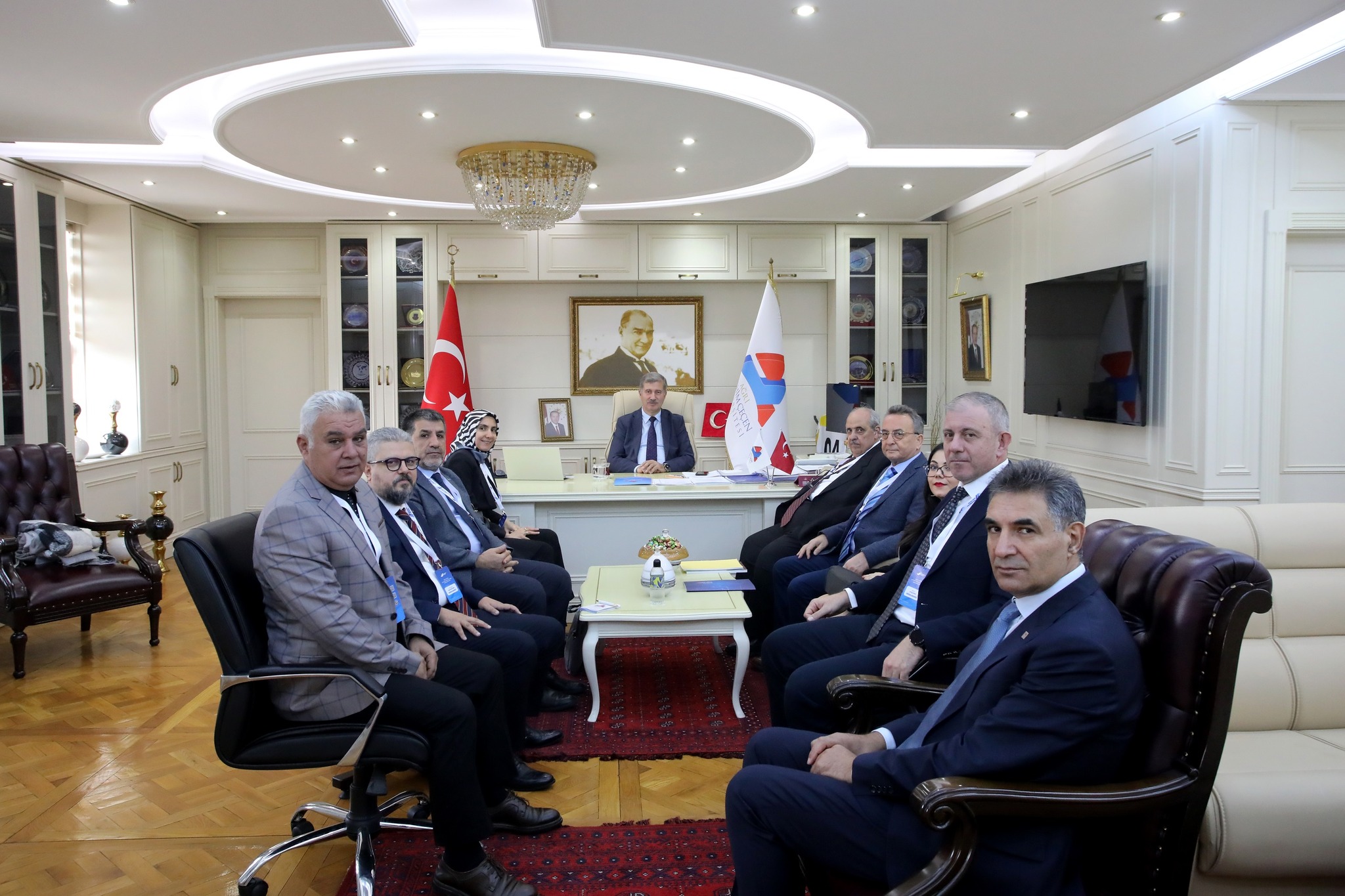 582622363 25040873232208596 1959894078497415373 N