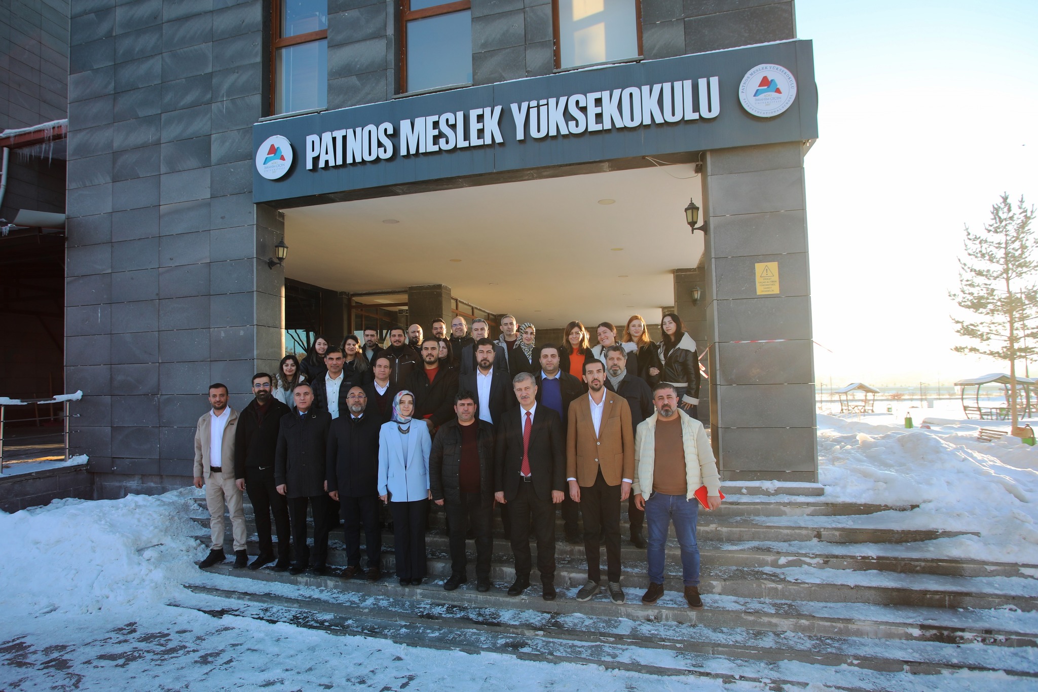 616184808 25549215431374371 752497203420247664 N