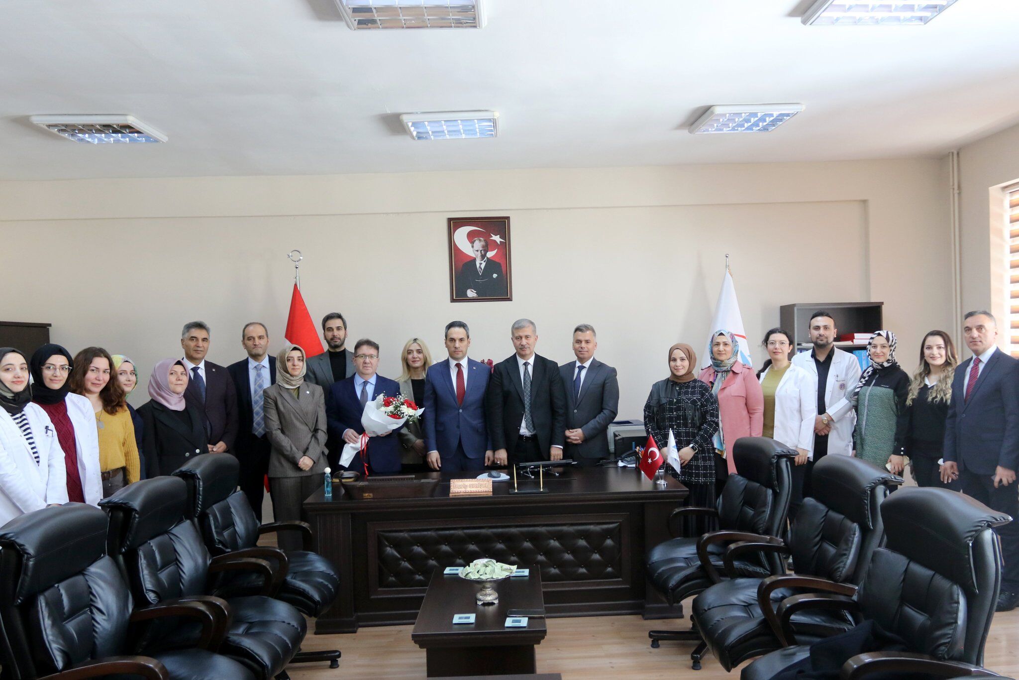 H Ce5 Yq V W U A As Z Jq