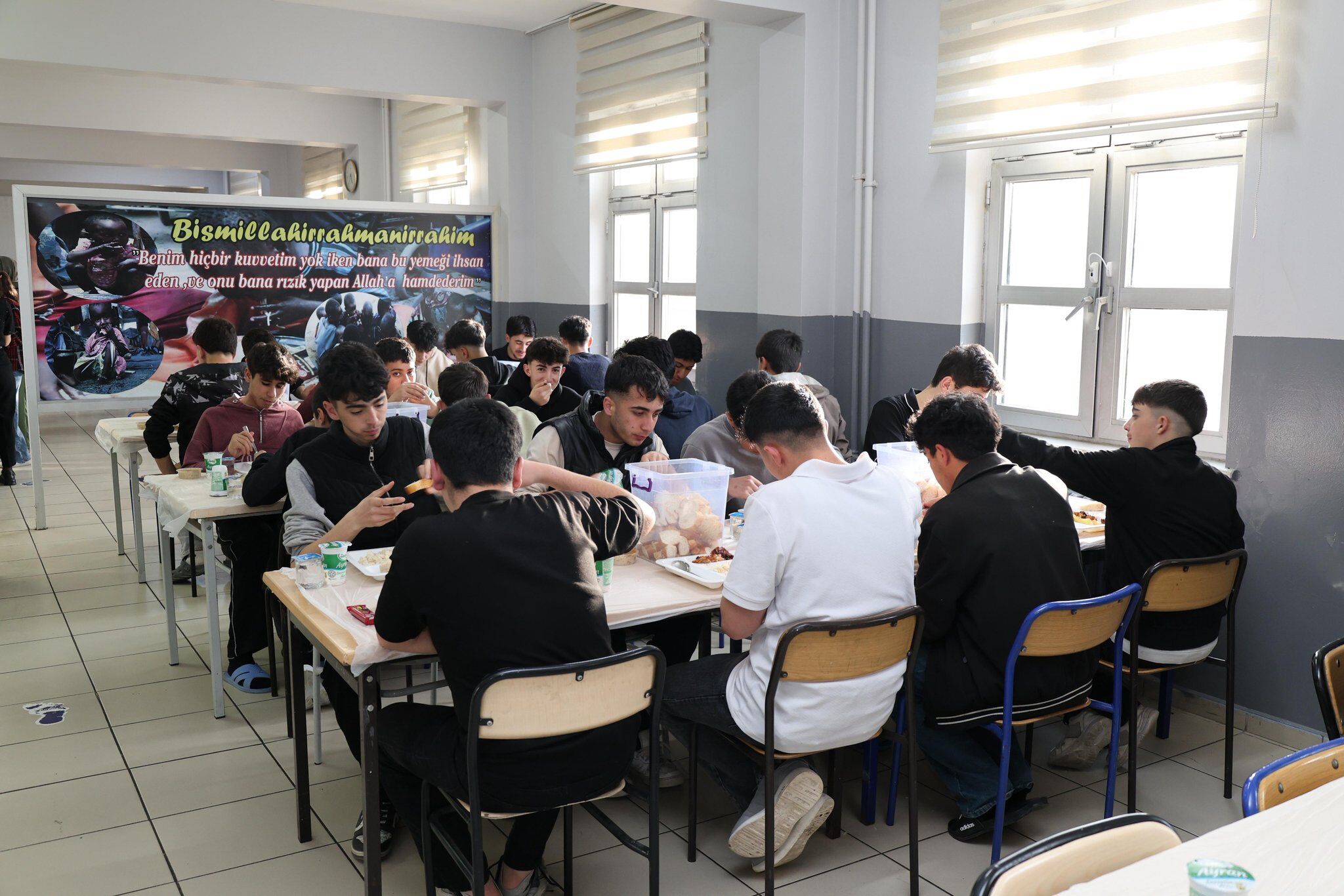 H Fzy K4F X M A A Zf Oe