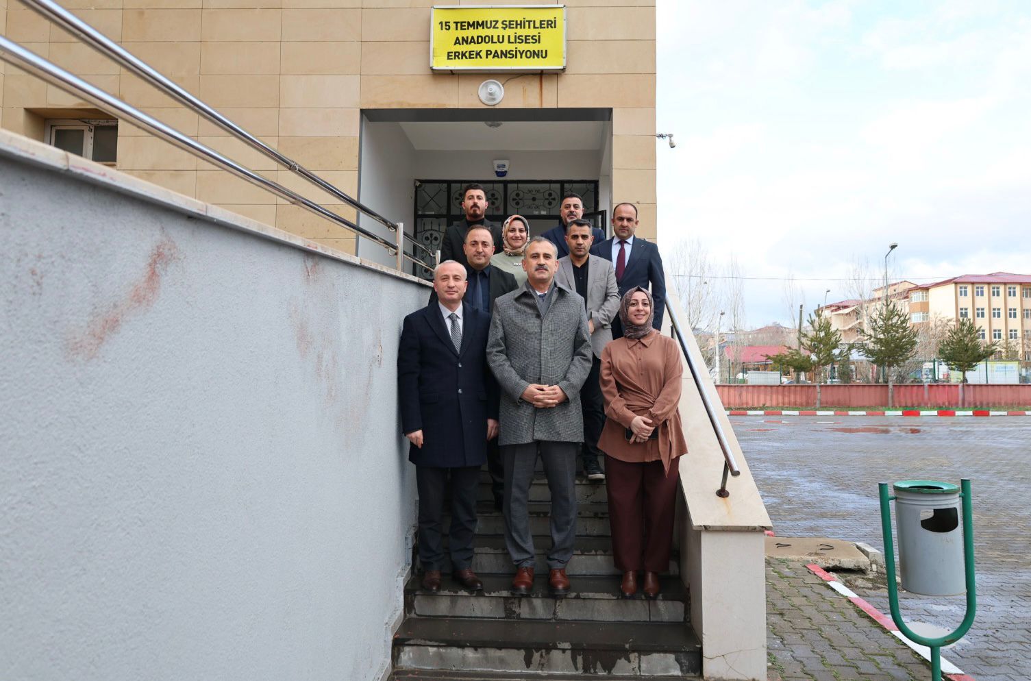 H Fzy K4U Xw A Ar8 U A