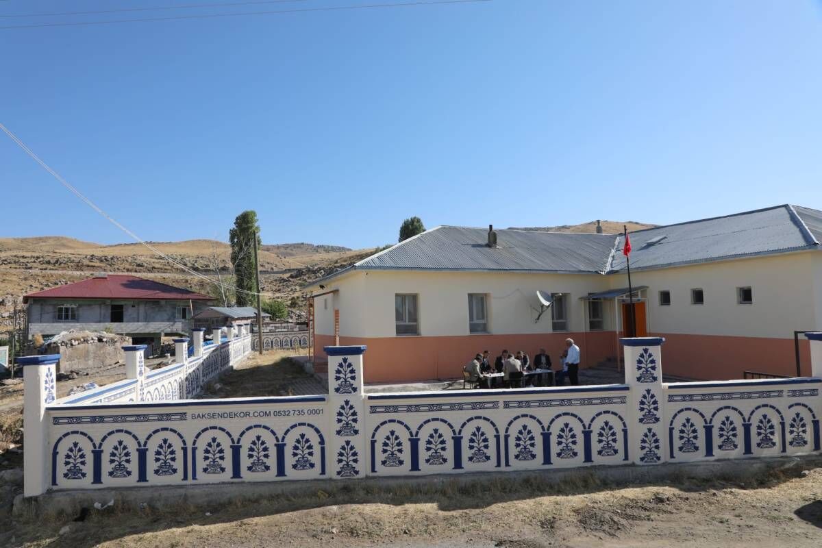 Gümüşyazı İlkokulu, işbirliğiyle yenilendi