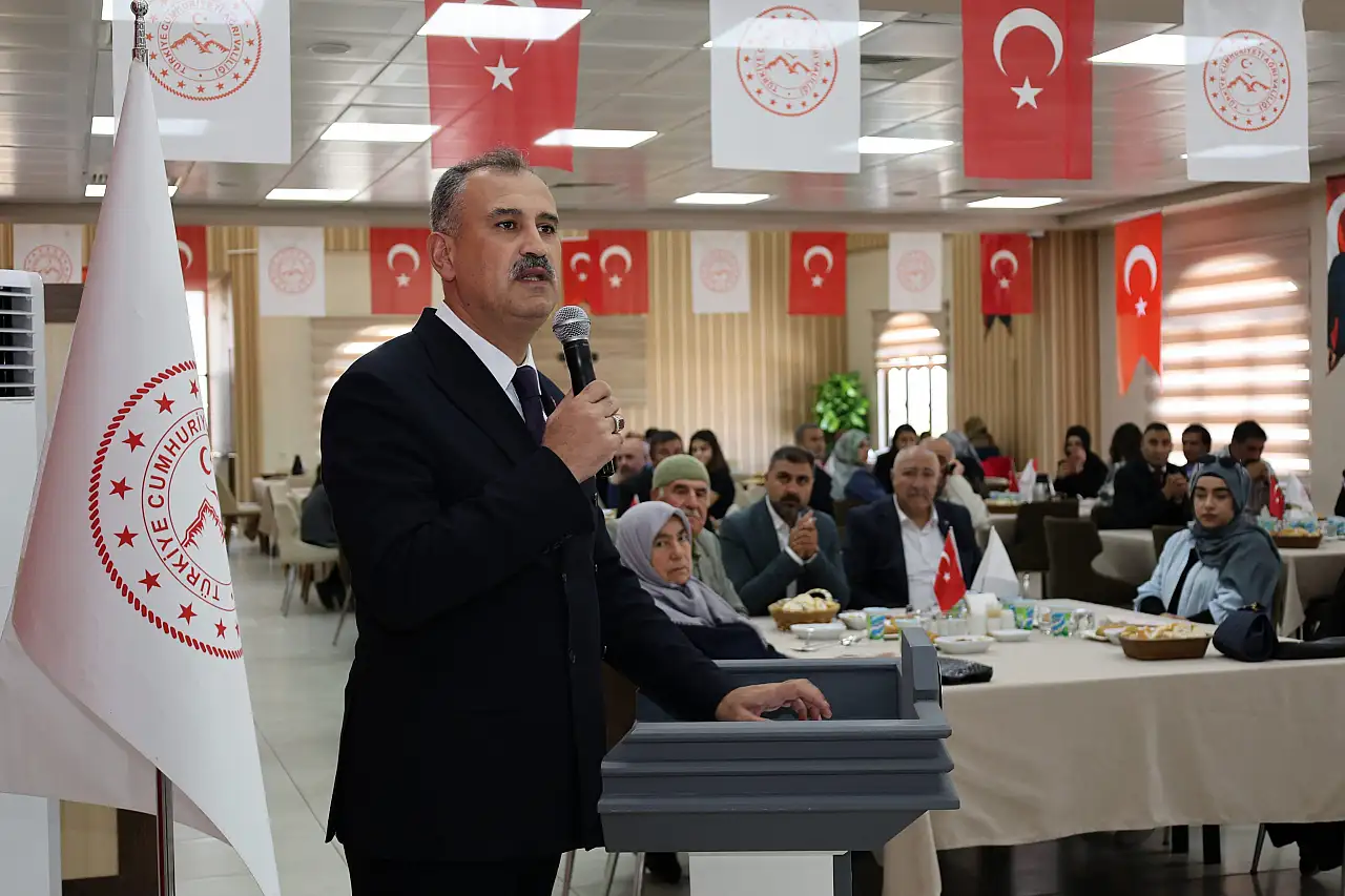 Ağrı’da Gaziler Günü buluşması: Vali Bozkurt gaziler ve ailelerini dinledi