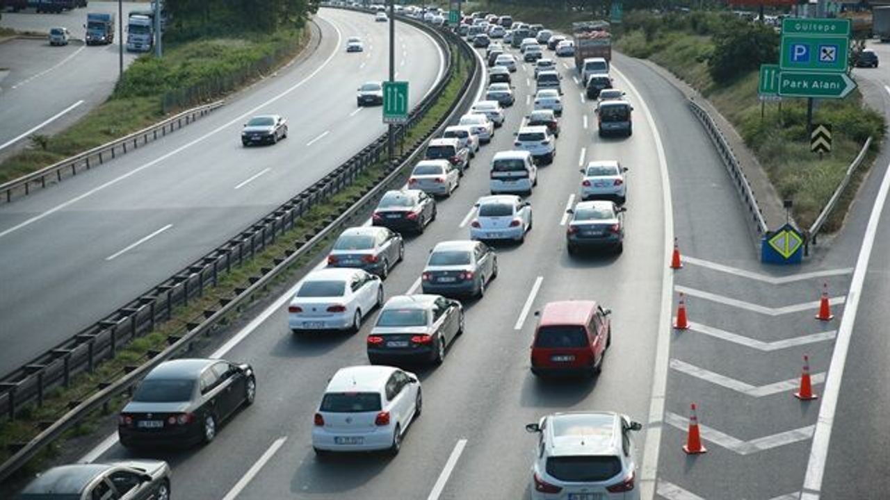 Kurban Bayramı dönüşü trafik yoğunluğu başladı