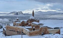 İshak Paşa Sarayı, kışın daha bir güzel!