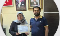 Kaymakam Ekinci’den, Op. Dr. İden’e takdir belgesi
