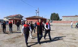 Mehmet Hüseyinoğlu, Ağrı Hayvan Borsası’nda incelemelerde bulundu