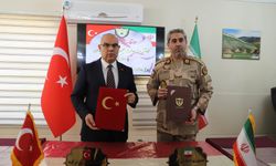 Ağrı Valisi Koç, İran heyeti ile bir arada!