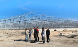 Ağrı İl Tarım ve Orman Müdürü Hüseyinoğlu’ndan yeni seralara ziyaret