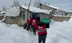 Kızılay Ağrı Şube Başkanlığı’ndan 63 aileye yardım!