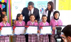 Bakan Tekin, Ağrılı beşizlere karnelerini  verdi!