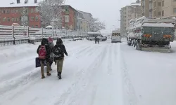 Ağrı'da okullara kar tatili!