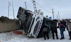 Patnos’ta Yolcu Otobüsü Kaza Yaptı, 16 Kişi Yaralandı