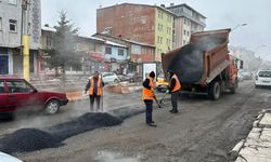 Ağrı’da Ana Arterlerde Sıcak Asfalt Mesaisi Sürüyor