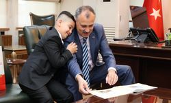 Bir Fotoğrafın Anlattığı Vali Portresi