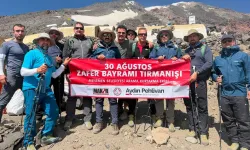 MAKUR, Ağrı Dağı’nın zirvesine  Türk Bayrağı dikti