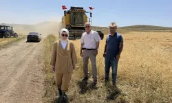 Taşlıçay Kaymakamı Kılıç, Arpa Hasadına eşlik etti!