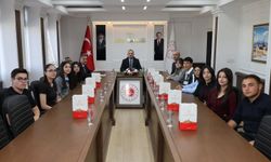 Vali Bozkurt, YKS’de İlk 10 Bine Giren Ağrılı Öğrencilerle Buluştu