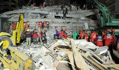 İzmir'de depremde can kaybı 58'e yükseldi