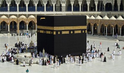 Suudi Arabistan Umre için 2 doz şartı getirdi
