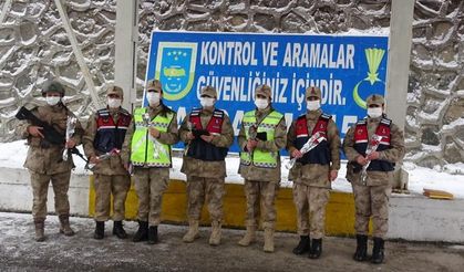 Kadın Jandarma Personelleri 8 Mart Dünya Kadınlar Günü’nü Kutladılar