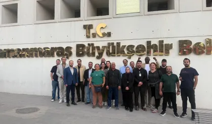 Yabancı gazeteciler deprem şehirlerinde asrın inşasına hayran kaldılar