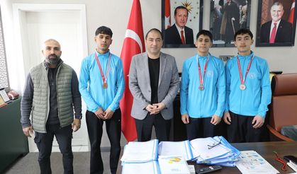 İl Müdürü Çelebi, Genç Haltercileri Tebrik Etti