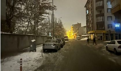 Ağrı’da Caddeler Karanlık: Vatandaş Tepkili