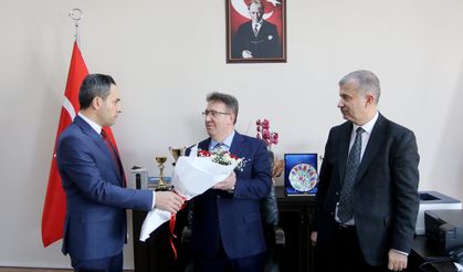 AİÇÜ Eczacılık Fakültesinde Dekanlık Devir Teslim Töreni Gerçekleştirildi