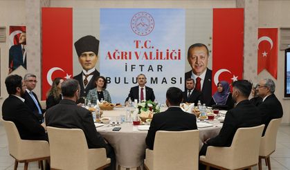 Vali Önder Bozkurt Din Görevlileriyle Aynı Sofrada