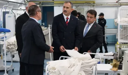 Ağrı Valisi Bozkurt’tan Eleşkirt’te Tekstil Tesisine Ziyaret