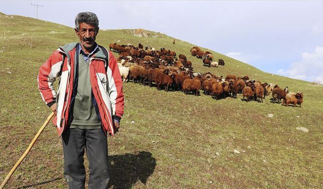 Bakan Soylu, PKK'lı teröristlerin oğlunu kaçırdığı Bedirhan Çur ile görüştü