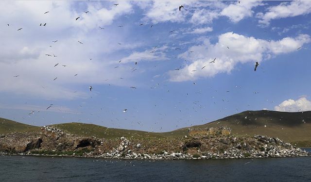 Türkiye'nin zirvesindeki Balık Gölü doğal yapısı korunarak turizme kazandırılacak
