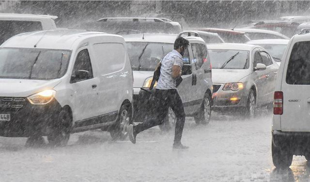 Meteorolojiden Uyarı!Ağrı Ve Çevre İllerde Sağanak Ve Gök Gürültülü Sağanak Etkili Olacak!