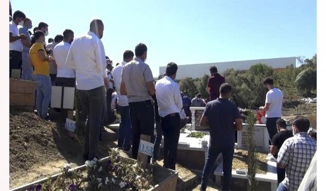 Esenyurt'ta silahlı saldırıda hayatını kaybeden Ağrı'lı taksiciler gözyaşları arasında toprağa verildi