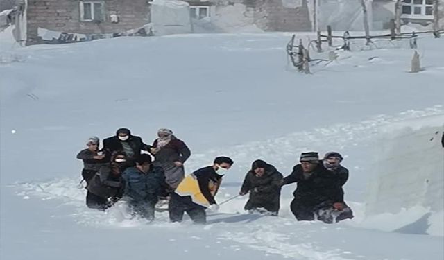 Ağrı 112 Acil, 6 Saat Süren Zorlu Çalışma Sonucu Hastaya Ulaştı