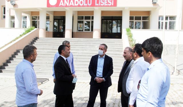Müdür Kökrek, Eleşkirt ilçesindeki okulları ziyaret etti