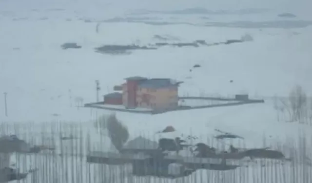 Ağrı’daki yasak aşk köyden kovdurdu!