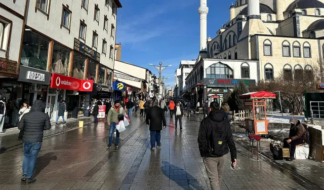 Ağrı’da güneşli hava etkili oldu!