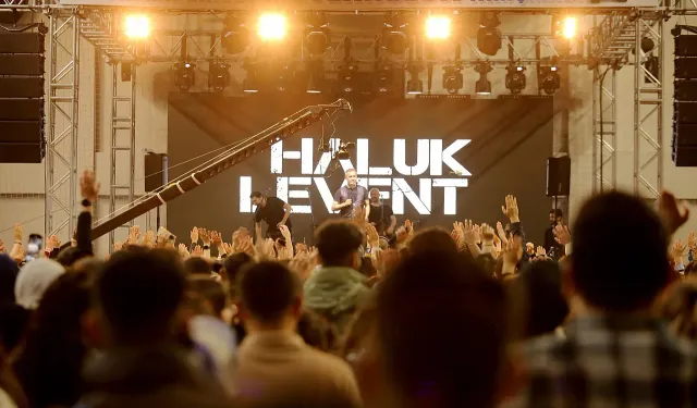 AİÇÜ’de Haluk Levent rüzgarı esti!