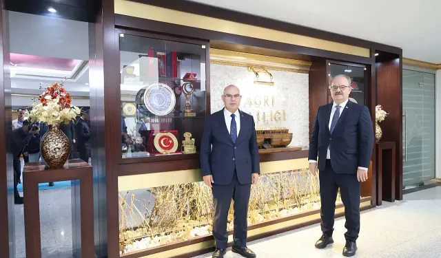 Bakan Yardımcısı Dr. Çam, Ağrı Valisi Koç’u ziyaret etti