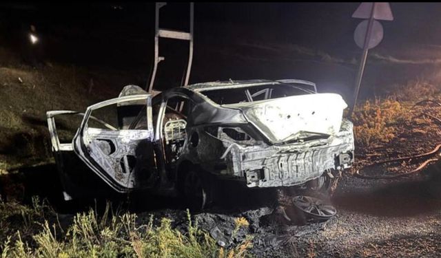 Patnos’taki trafik kazasında araç alev aldı!