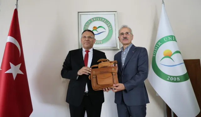 Bakan Uraloğlu, Iğdır Üniversitesi’ni ziyaret etti