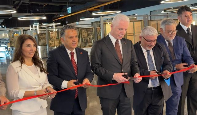 İstanbul Valisi Gül, KGK’nin “Türkiye’deki Amerika” sergisini açtı
