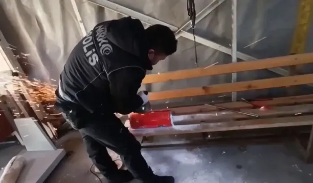 Ağrı’da uyuşturucular yangın tüplerine gizlendi!