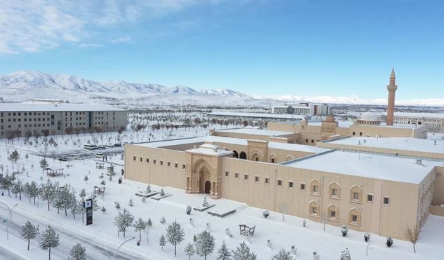 AİÇÜ, beyaz örtüyle kaplandı!