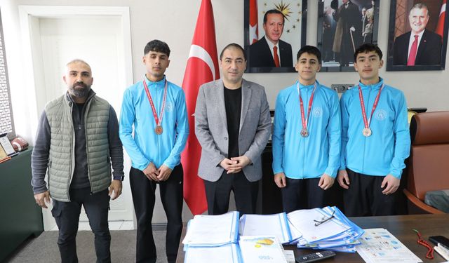 İl Müdürü Çelebi, Genç Haltercileri Tebrik Etti