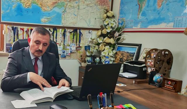 Prof. Dr. Faruk Kaya: Ağrı İli Erirken Seyirci Kalabilir miyiz?