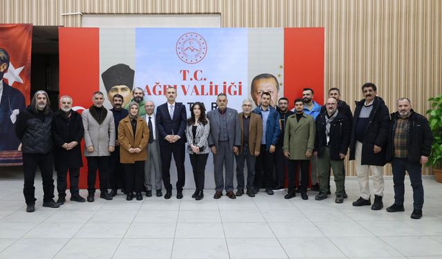 Ağrı Valisi Önder Bozkurt, Basın Mensuplarıyla İftarda Buluştu