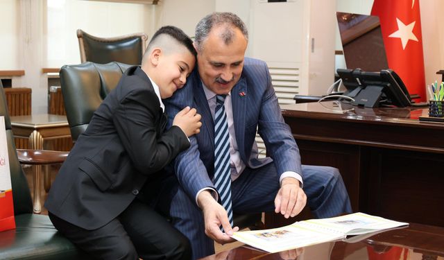 Bir Fotoğrafın Anlattığı Vali Portresi